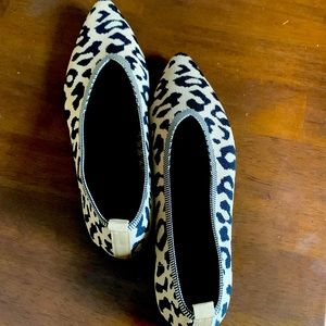 Classic Pointed Toe Slip on Ballet Shoe, Size 8.0